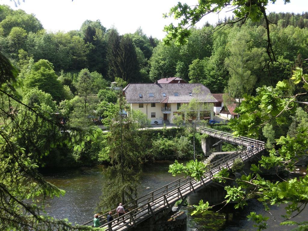 Zur Triftsperre 2* Pasawa